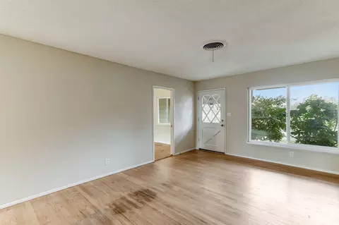 2025 Sycamore Dr, Redding, CA 96001 photo 5