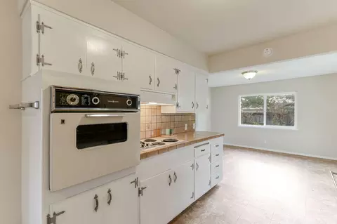 2025 Sycamore Dr, Redding, CA 96001 photo 13