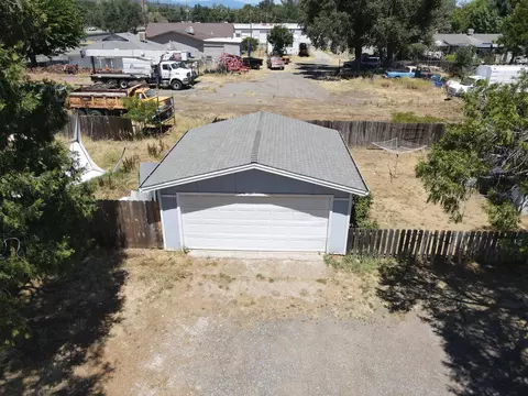 2340 Sacramento Dr, Redding, CA 96001 photo 3