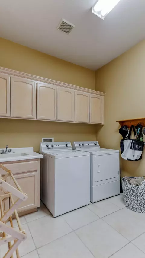 3390 Wimbledon Dr, Redding, CA 96002 photo 37
