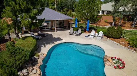 3390 Wimbledon Dr, Redding, CA 96002 photo 5