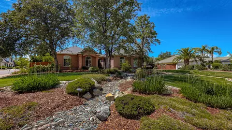 3390 Wimbledon Dr, Redding, CA 96002 photo 8