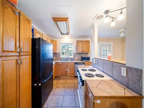 2921 West Way, Redding, CA 96002 photo 6