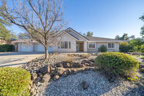 3318 Toro Way, Redding, CA 96002 photo 1