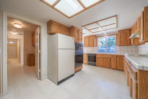 3318 Toro Way, Redding, CA 96002 photo 10