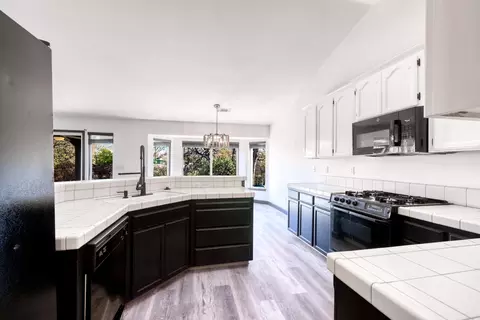 3525 Sunglow Dr, Redding, CA 96001 photo 8