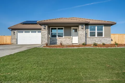 3870 Colby Trl, Redding, CA 96002 photo 2