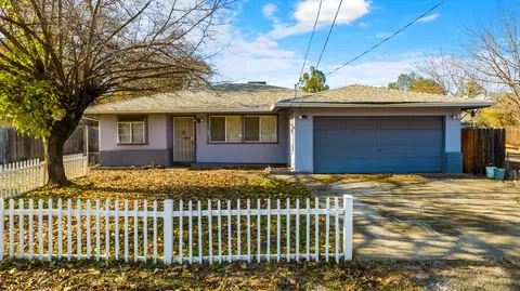 2358 Oxford Rd, Redding, CA 96002 photo 1