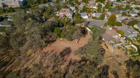 708 Mallard St, Redding, CA 96003 photo 1
