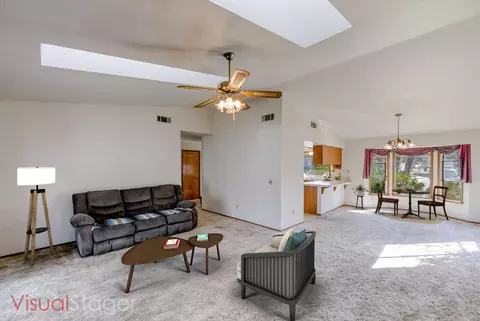 3398 Somerset Ave, Redding, CA 96002 photo 2