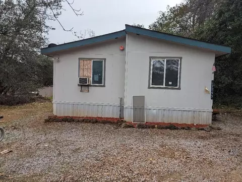17799 Irish Rd, Redding, CA 96003