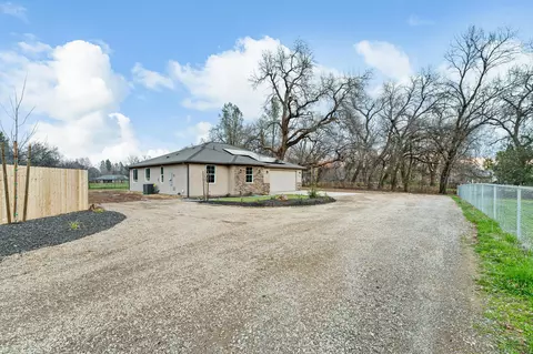 2541 S Waverly Ave, Redding, CA 96001 photo 13