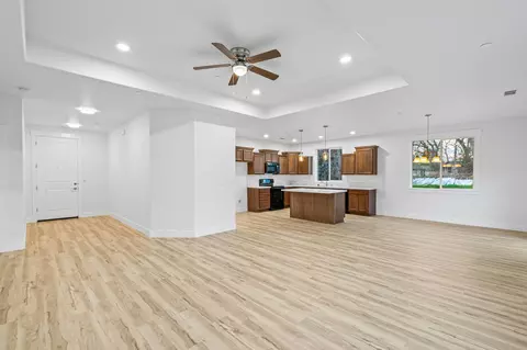 2537 S Waverly Ave, Redding, CA 96001 photo 3