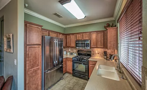 2055 Vienna Way, Redding, CA 96003 photo 3