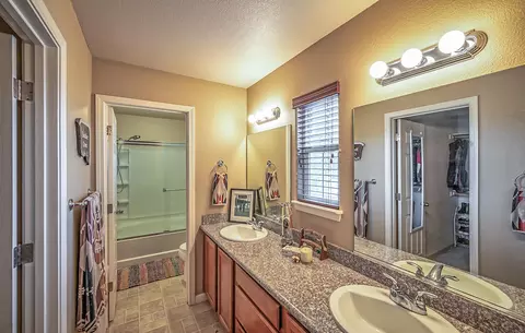 2055 Vienna Way, Redding, CA 96003 photo 12