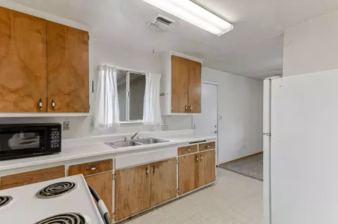 2056 Galaxy Way, Redding, CA 96002 photo 12