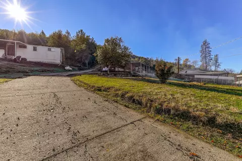 22155 Ravine Ct, Redding, CA 96003 photo 31