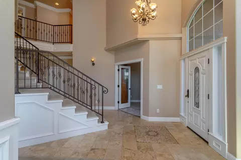 6260 Carmel Dr, Redding, CA 96003 photo 3