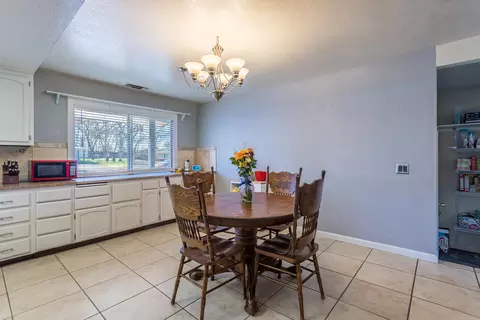 20348 Gibson Ct, Redding, CA 96002 photo 12