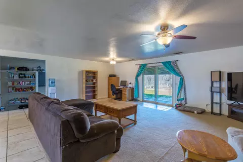20348 Gibson Ct, Redding, CA 96002 photo 6