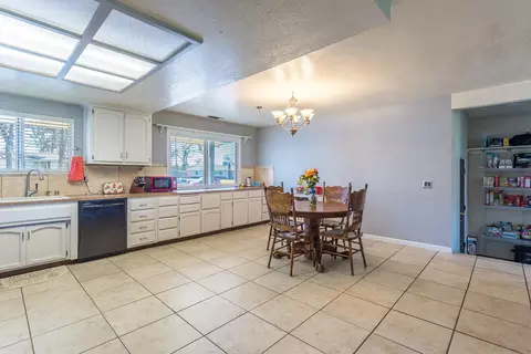 20348 Gibson Ct, Redding, CA 96002 photo 11