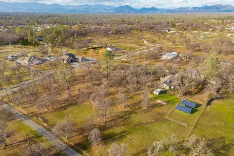 11645 Palo Duro Rd, Redding, CA 96003 photo 2