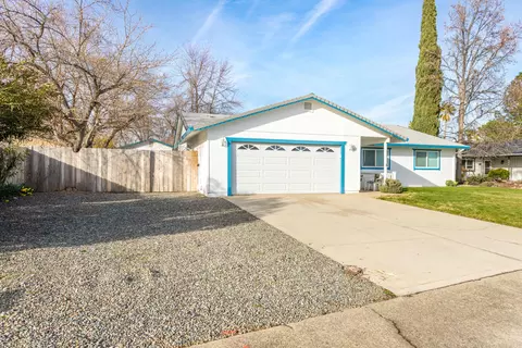 146 Woodhill Dr, Redding, CA 96003 photo 2