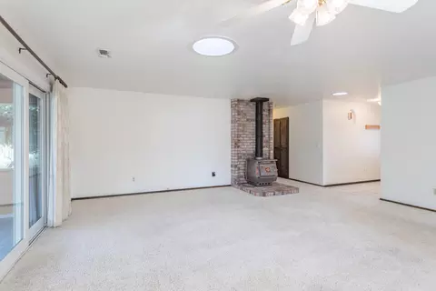 146 Woodhill Dr, Redding, CA 96003 photo 8