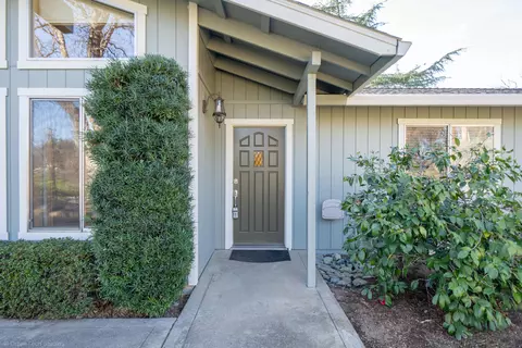 15981 Frontiersman Dr, Redding, CA 96001 photo 5