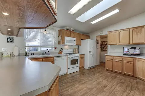 4698 Maple Trl, Redding, CA 96003 photo 8