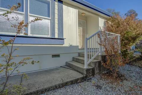 4698 Maple Trl, Redding, CA 96003 photo 2
