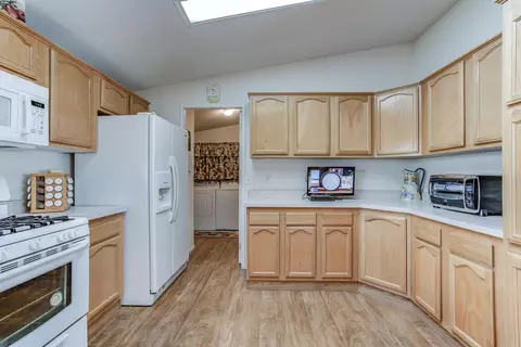 4698 Maple Trl, Redding, CA 96003 photo 10