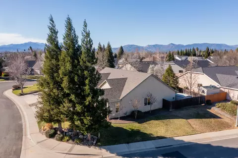 2378 Columbia Way, Redding, CA 96003 photo 16