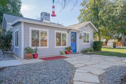 3231 Middleton Ln, Redding, CA 96002 photo 4
