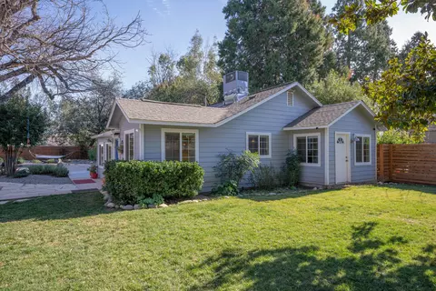 3231 Middleton Ln, Redding, CA 96002 photo 5