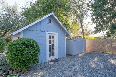 3231 Middleton Ln, Redding, CA 96002 photo 27