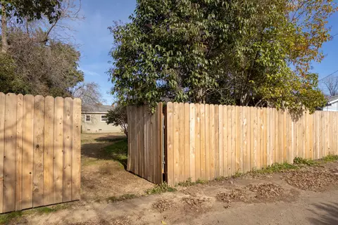 935 Gold St, Redding, CA 96001 photo 24