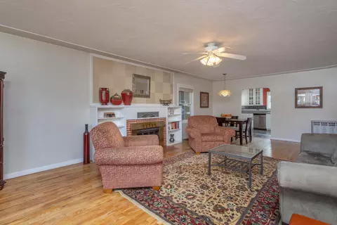 935 Gold St, Redding, CA 96001 photo 3