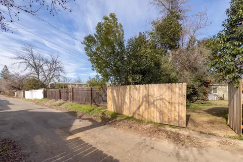 935 Gold St, Redding, CA 96001 photo 23