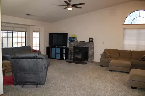 2540 Cimarron Dr, Red Bluff, CA 96080 photo 3
