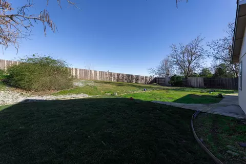 565 Springer Dr, Redding, CA 96003 photo 18