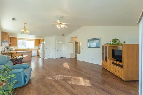 565 Springer Dr, Redding, CA 96003 photo 8