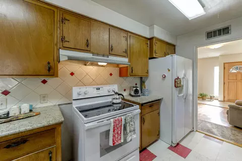 2118 Miller St, Redding, CA 96001 photo 4