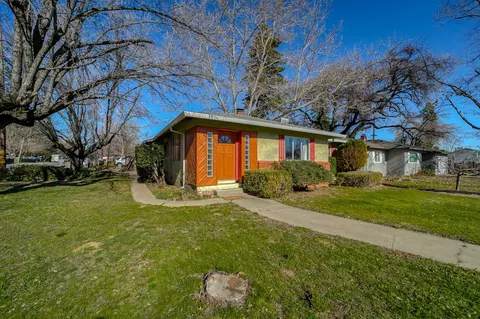 2118 Miller St, Redding, CA 96001 photo 1