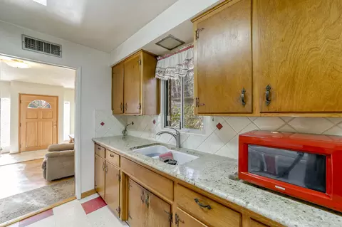 2118 Miller St, Redding, CA 96001 photo 2