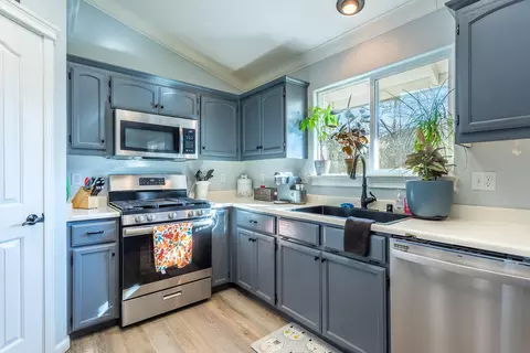 2661 Brooch Ct, Redding, CA 96001 photo 8