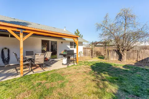 2661 Brooch Ct, Redding, CA 96001 photo 22