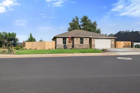 1777 St Andrews Dr, Redding, CA 96003 photo 2