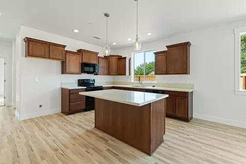 1777 St Andrews Dr, Redding, CA 96003 photo 9