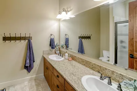 9805 Brickwood Dr, Redding, CA 96001 photo 21